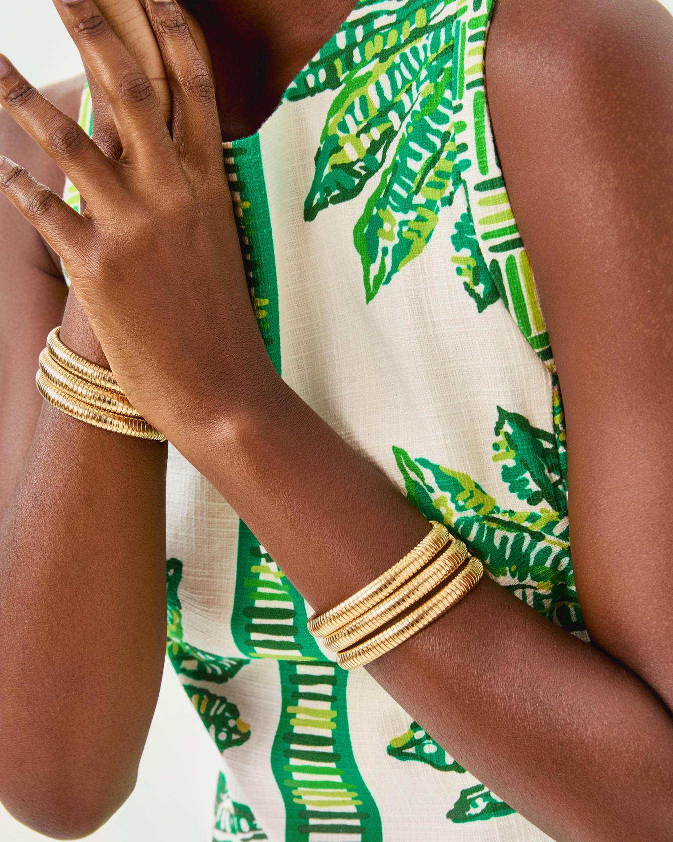 Chevs Kiss Cuff Bracelet - Image 2