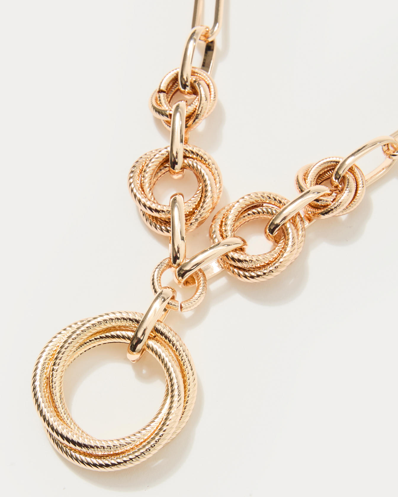 Chevs Kiss Necklace - Image 3